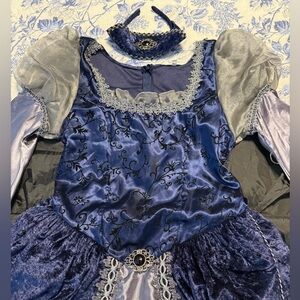 Women’s Medieval renaissance costume dress w/ crown blue silver with hoop small